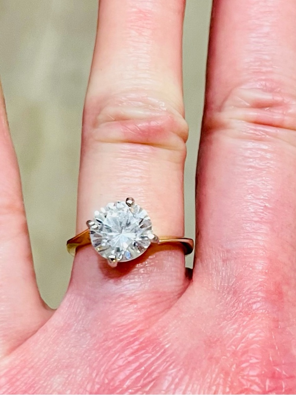 2 Carat Look Solitaire Ring 14K Gold Electroplated Size 6.25 - Picture 2 of 16